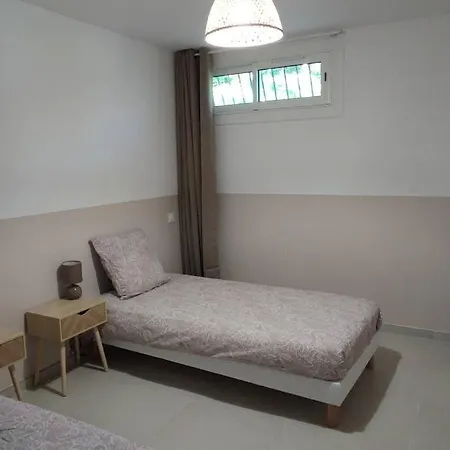 Rez De Villa, Et Sa Terrasse A Lägenhet