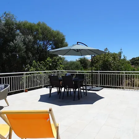 Rez De Villa, Et Sa Terrasse A Lägenhet