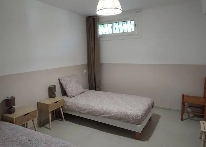 Rez De Villa, Et Sa Terrasse A דירה