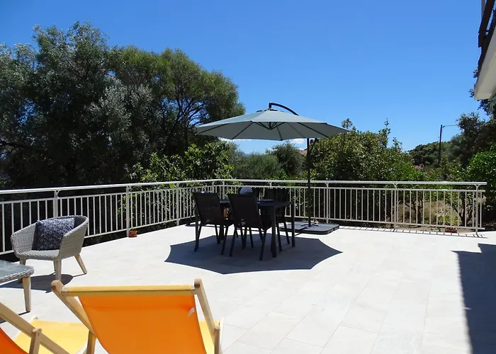 Rez De Villa, Et Sa Terrasse A דירה